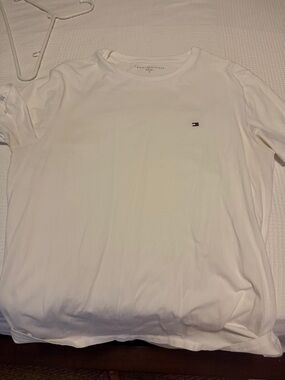 Tommy Hilfiger White Short Sleeve Crewneck T-Shirt with Flag Logo